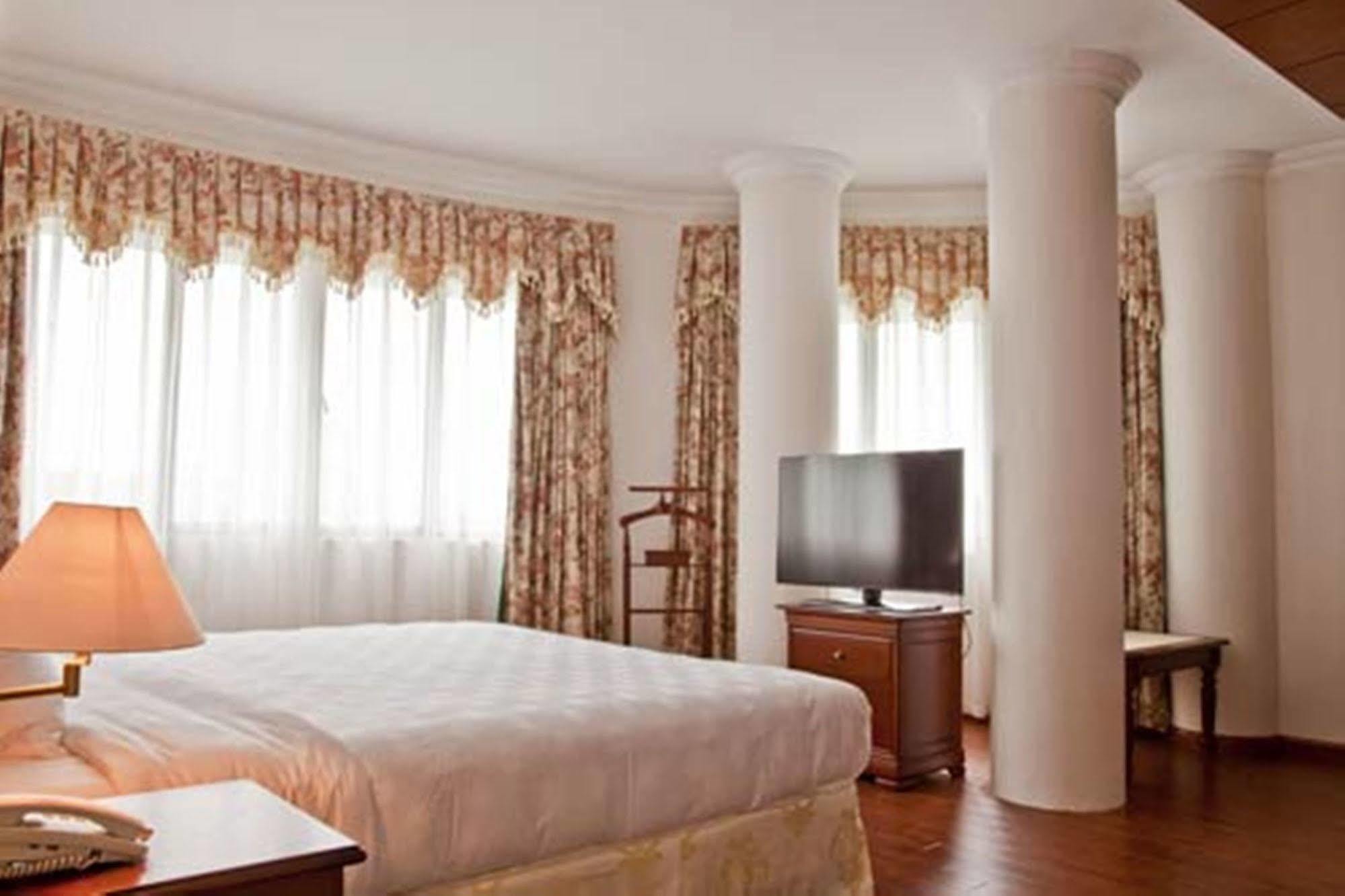 Green Park Hotel Hanoï Extérieur photo