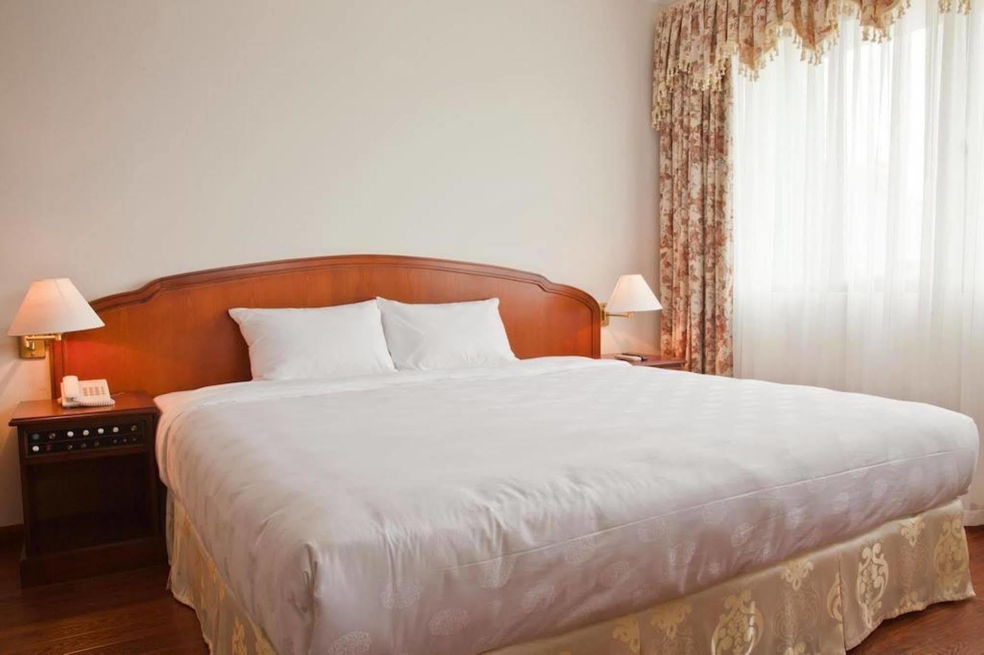 Green Park Hotel Hanoï Extérieur photo