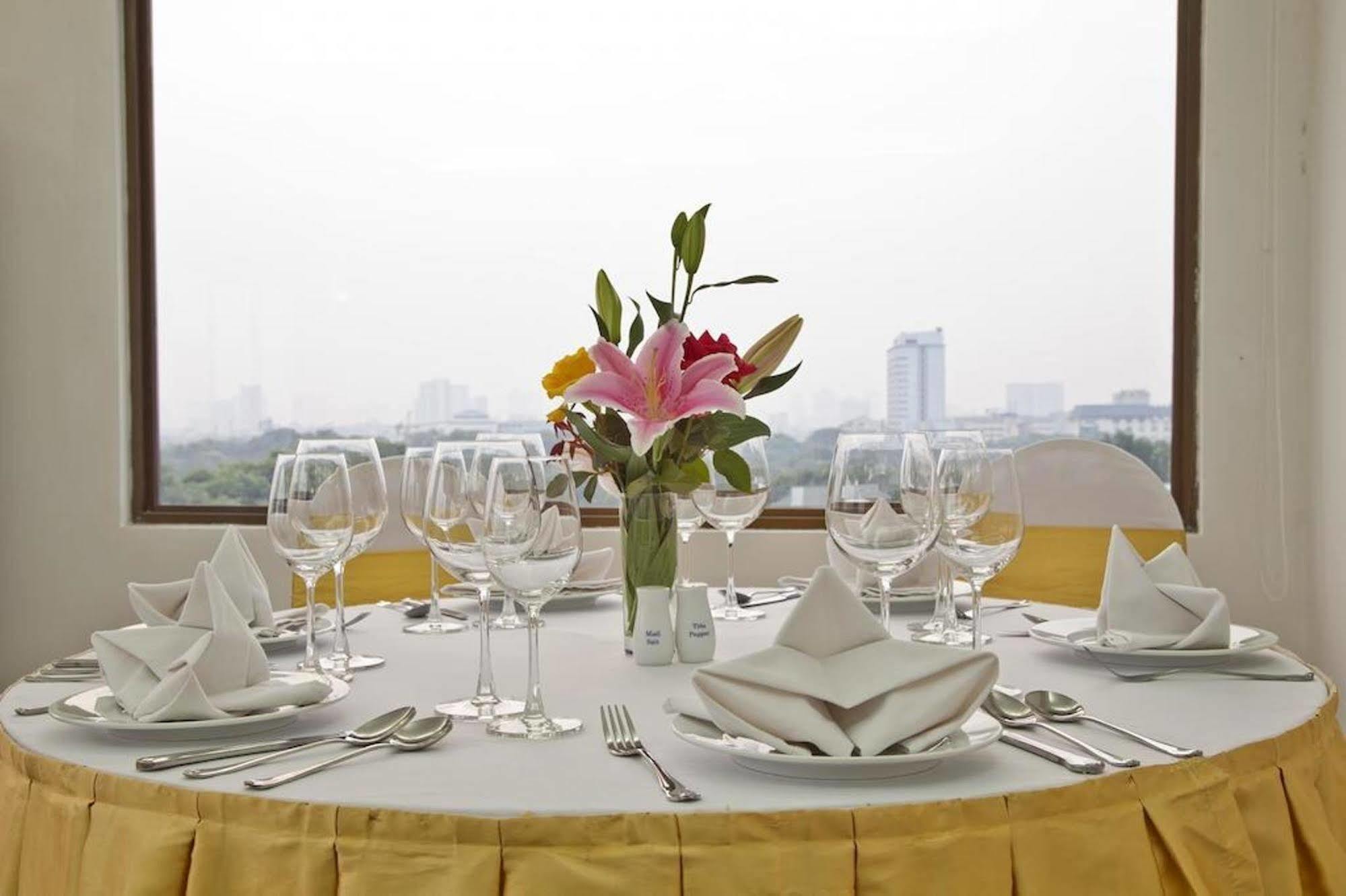 Green Park Hotel Hanoï Extérieur photo