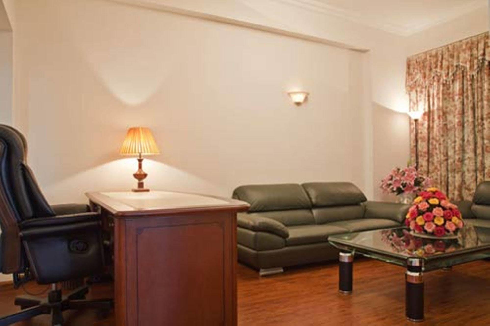 Green Park Hotel Hanoï Extérieur photo
